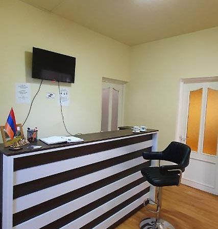 Tempus Hotel-Hostel Єреван Екстер'єр фото