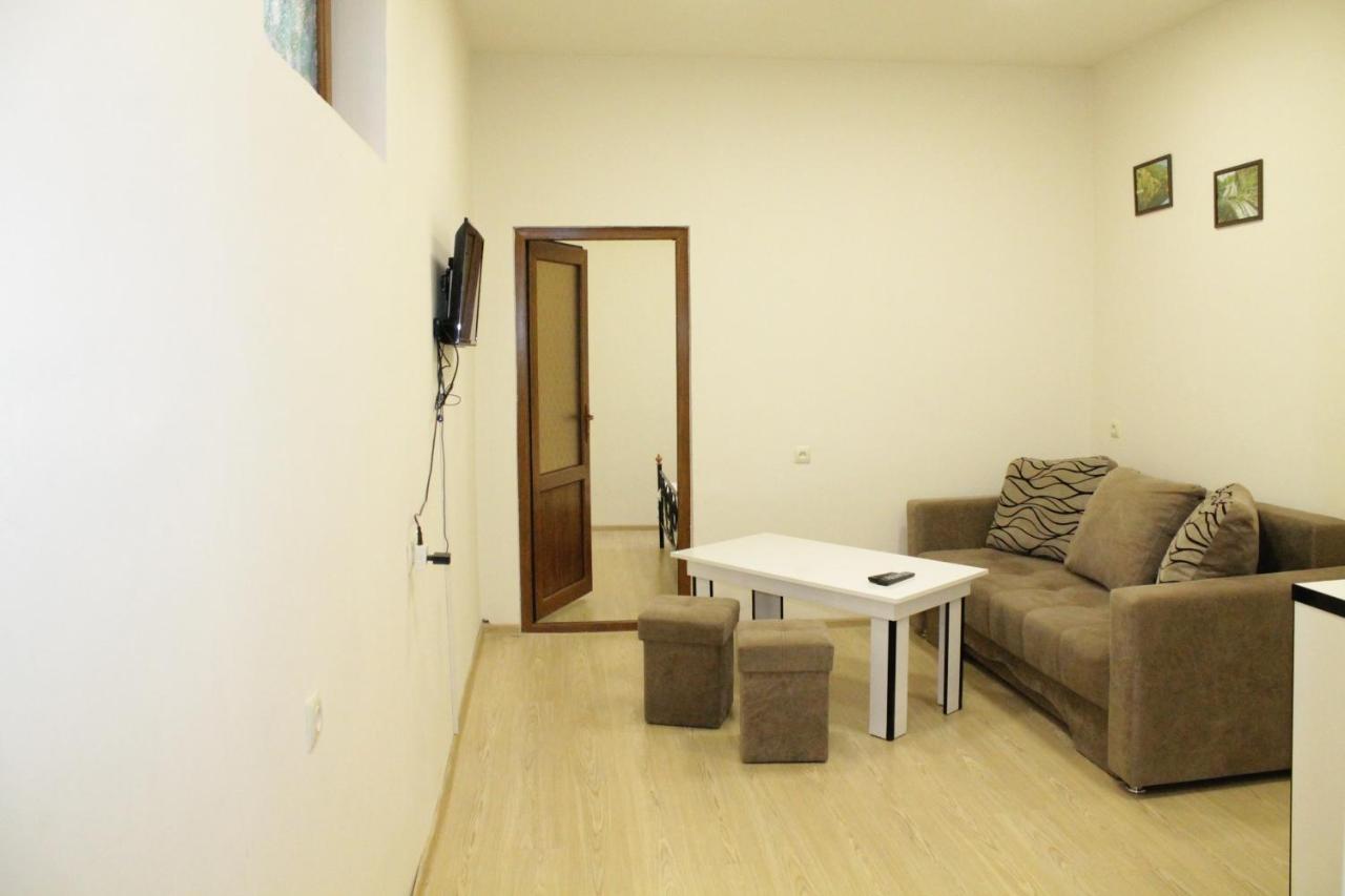 Tempus Hotel-Hostel Єреван Екстер'єр фото