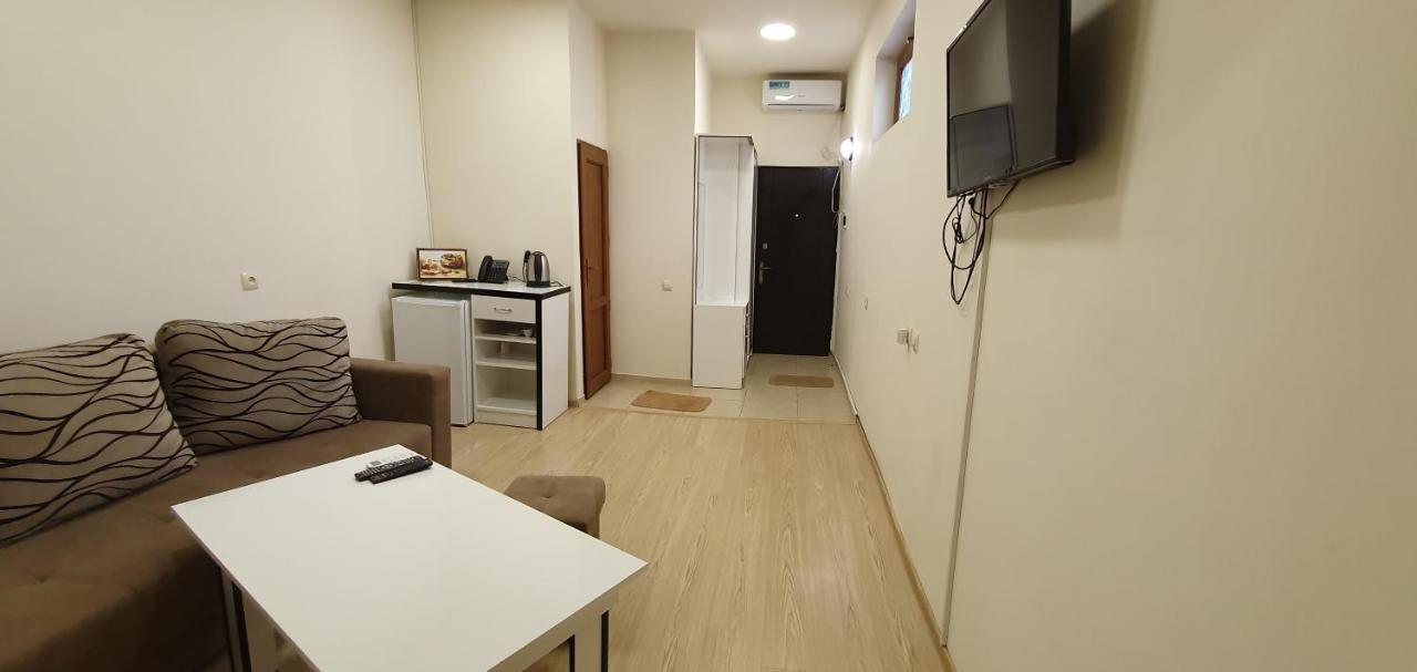 Tempus Hotel-Hostel Єреван Екстер'єр фото