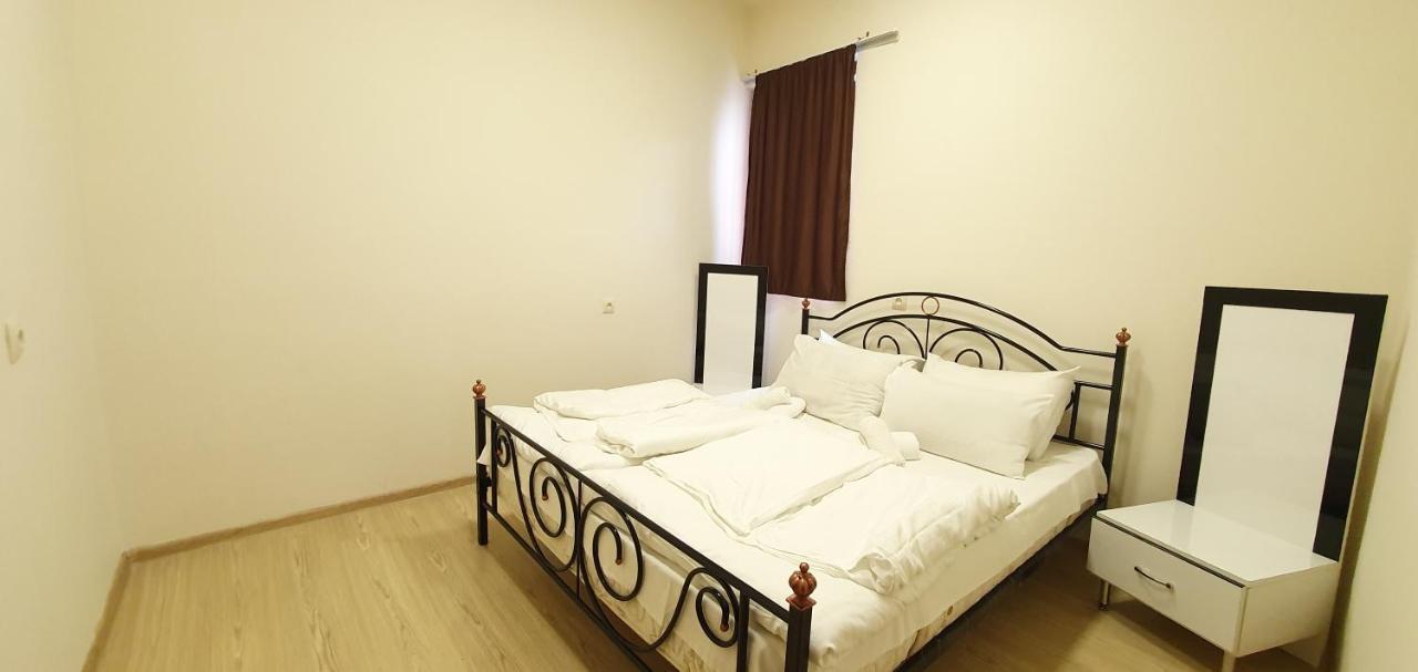 Tempus Hotel-Hostel Єреван Екстер'єр фото