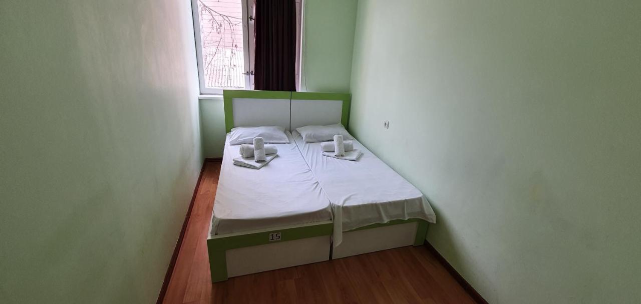 Tempus Hotel-Hostel Єреван Екстер'єр фото